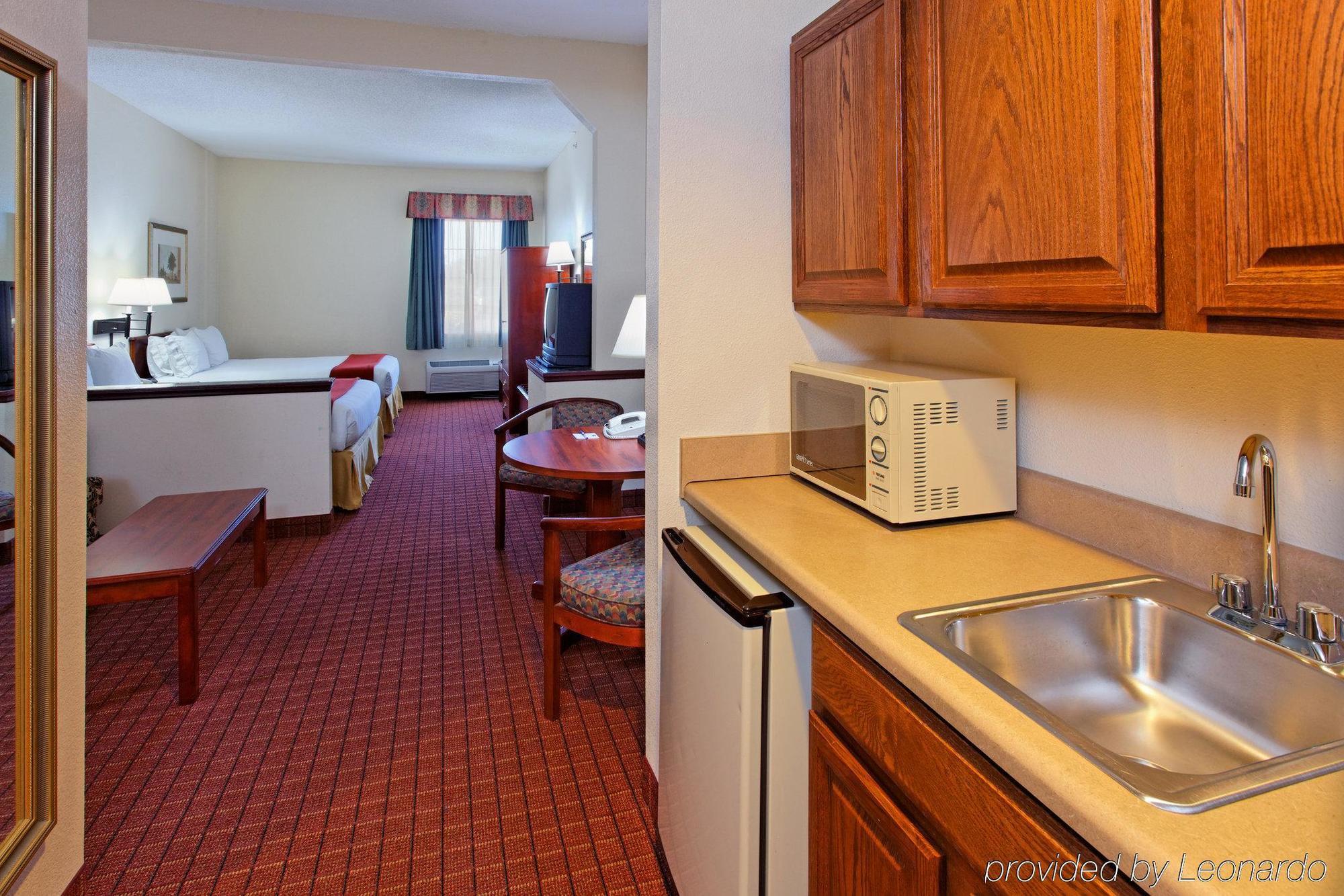 Holiday Inn Express & Suites Crossville, An Ihg Hotel חדר תמונה