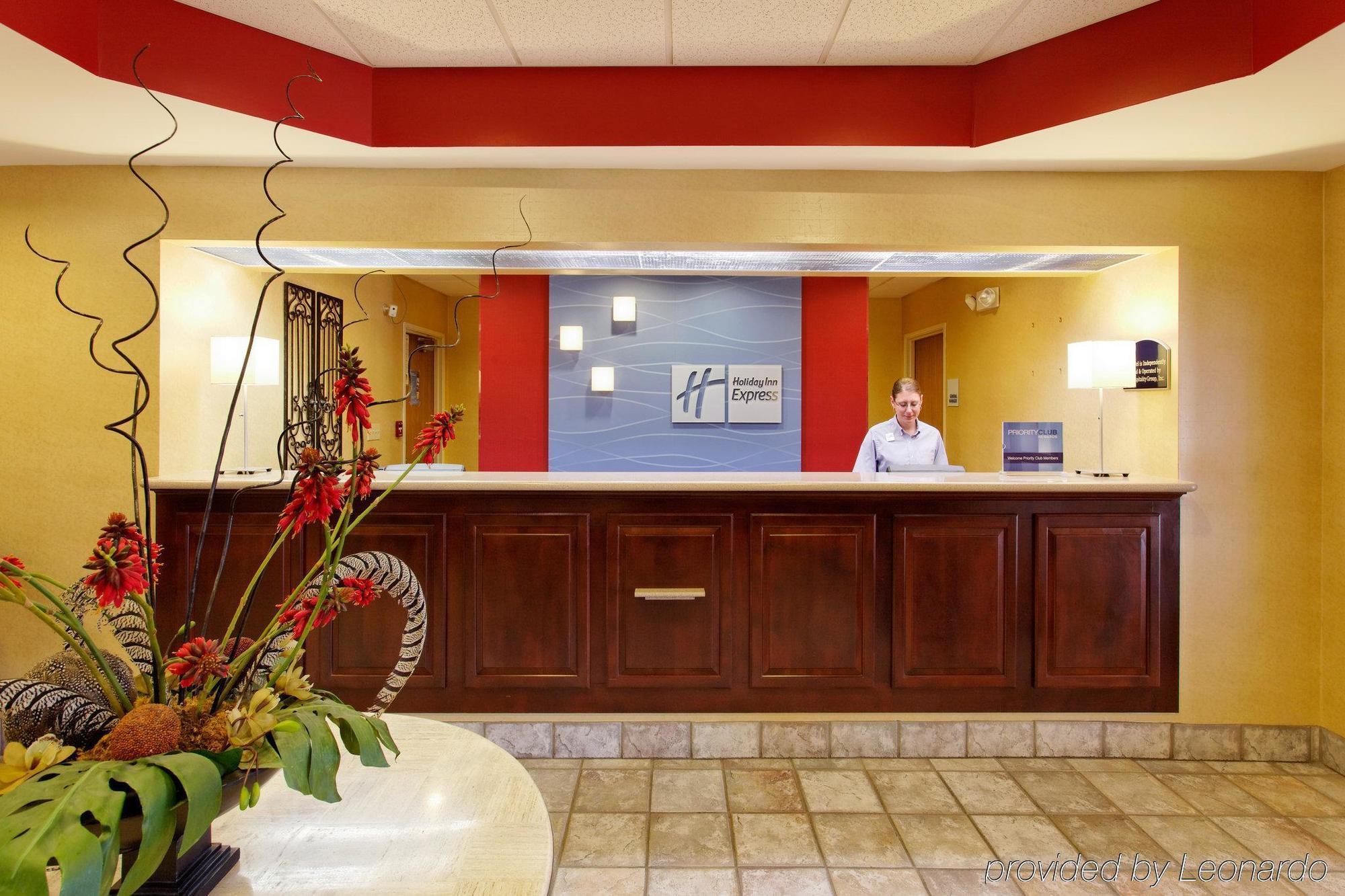 Holiday Inn Express & Suites Crossville, An Ihg Hotel מראה פנימי תמונה
